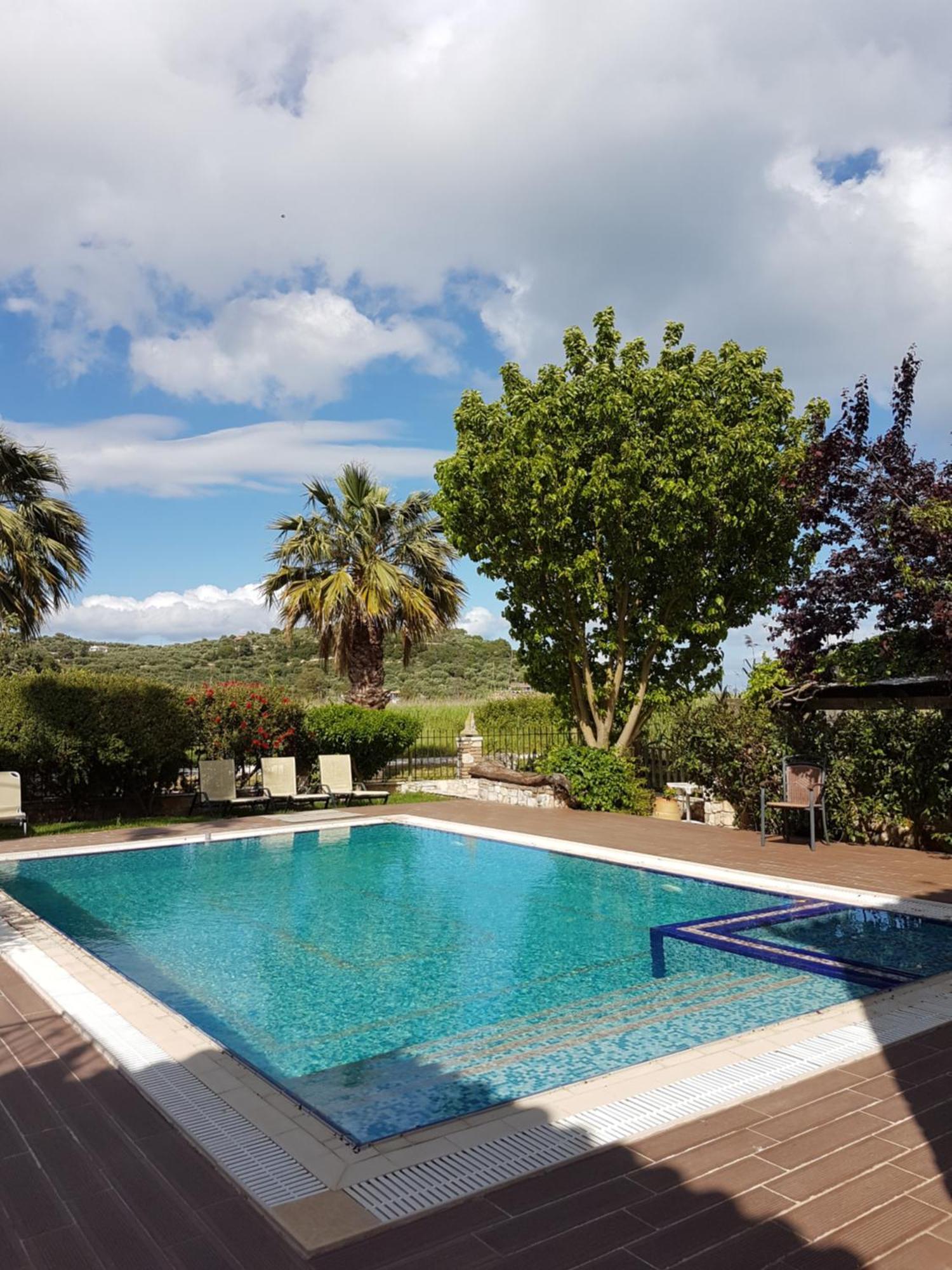 Castello Bellos Villas & Apartments Keri ภายนอก รูปภาพ