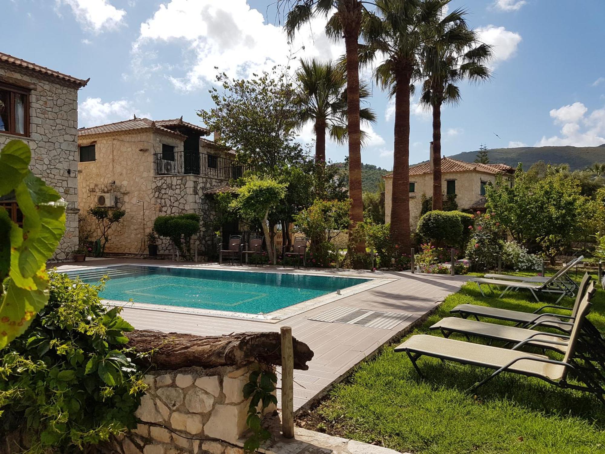 Castello Bellos Villas & Apartments Keri ภายนอก รูปภาพ