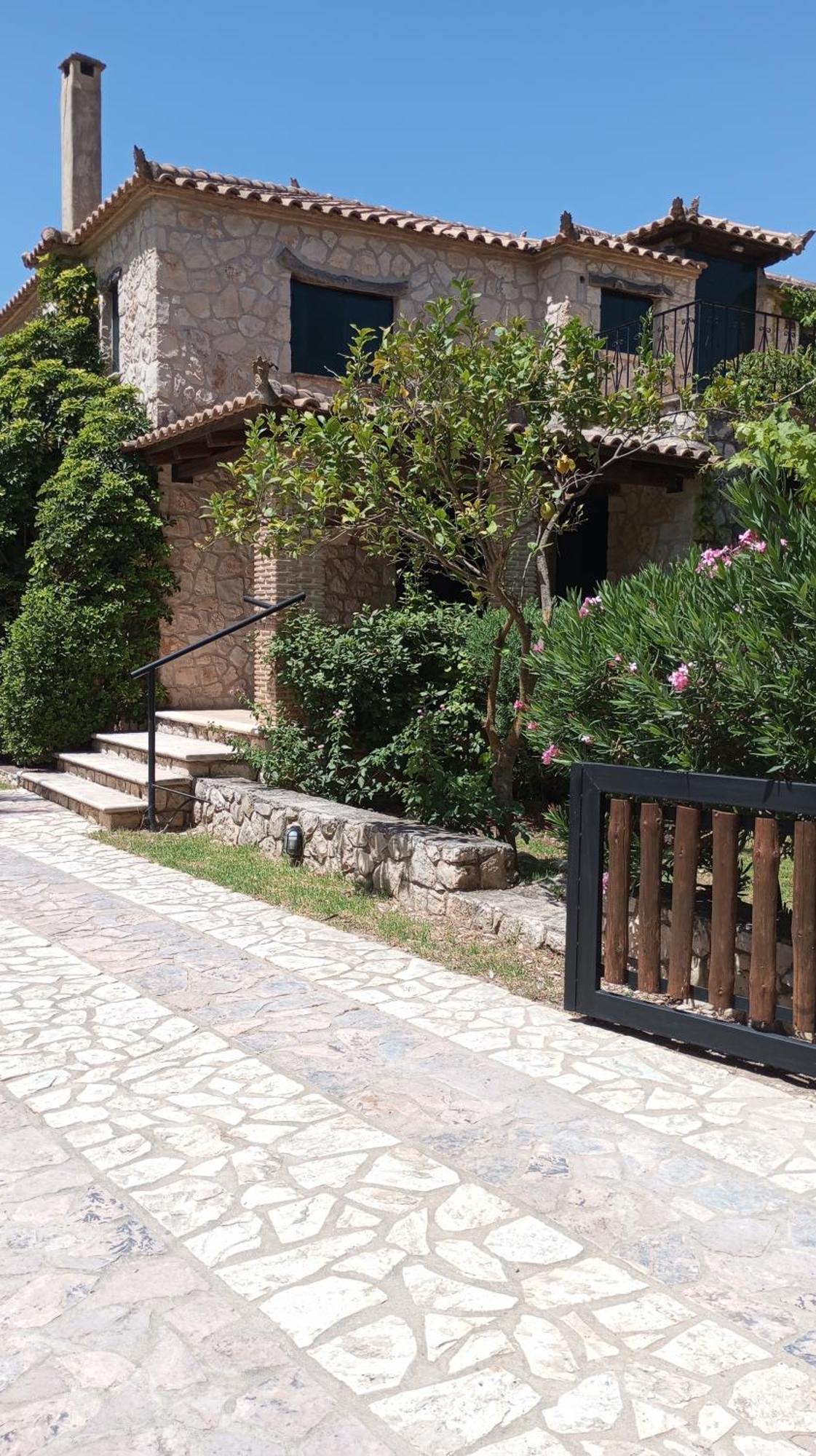 Castello Bellos Villas & Apartments Keri ภายนอก รูปภาพ
