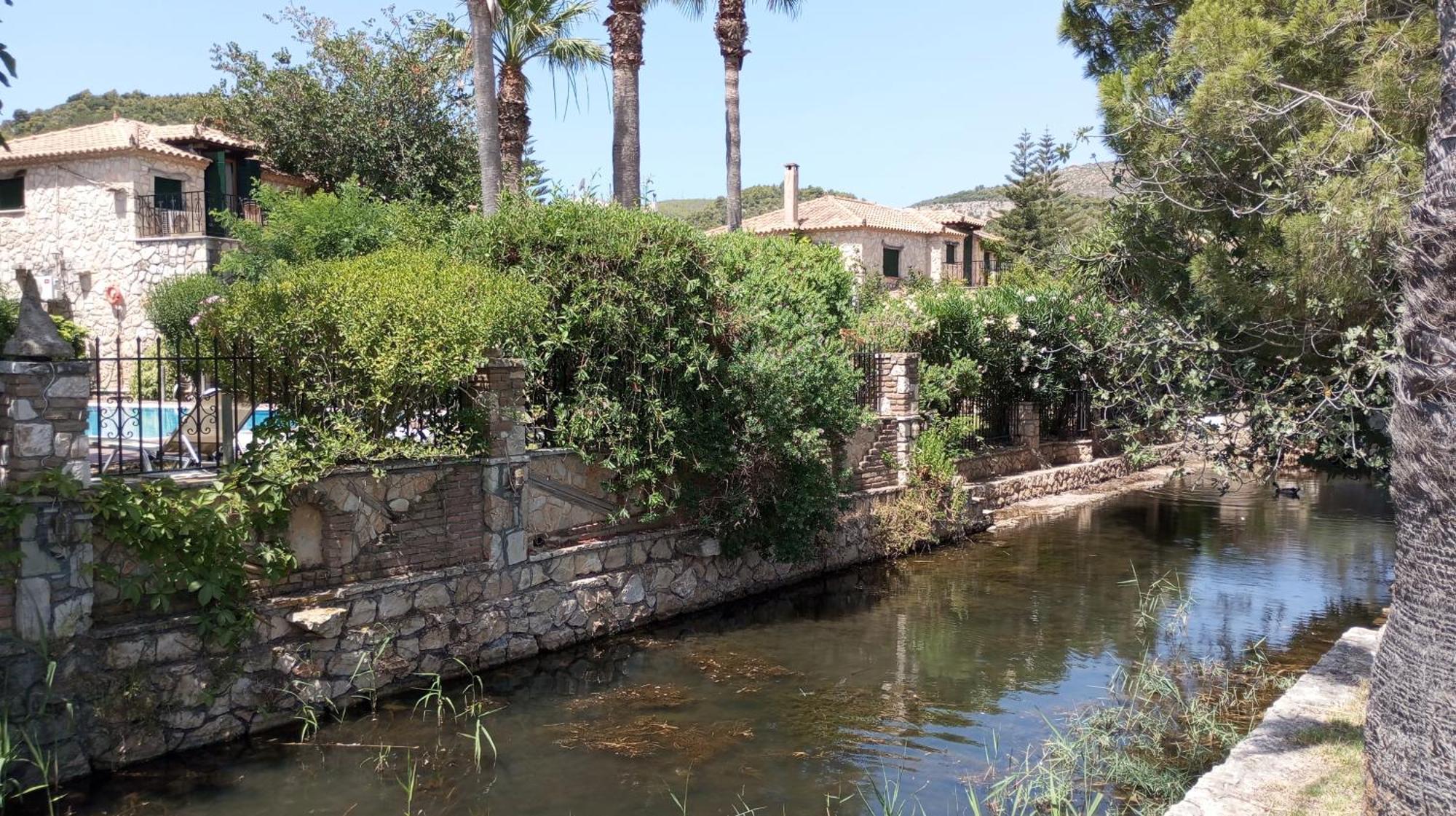 Castello Bellos Villas & Apartments Keri ภายนอก รูปภาพ