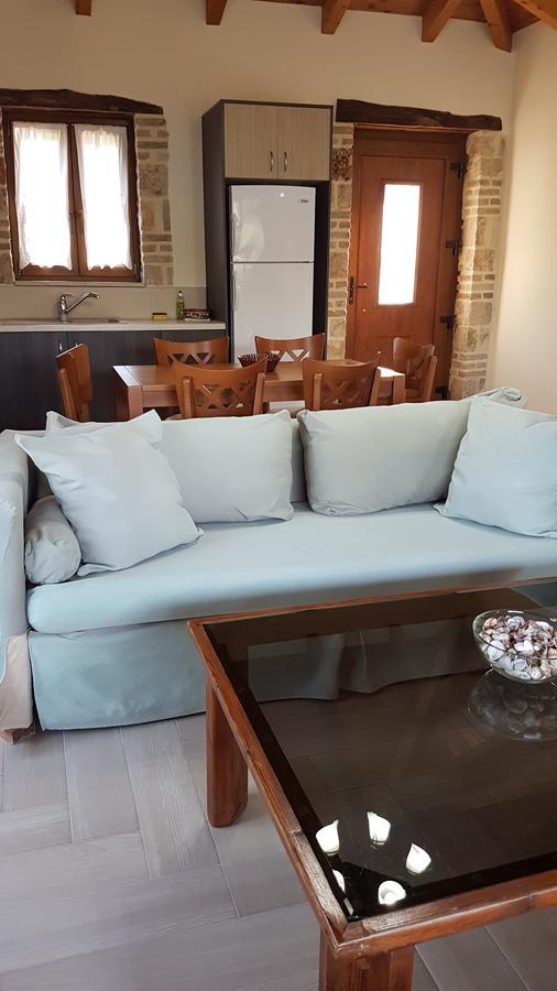 Castello Bellos Villas & Apartments Keri ภายนอก รูปภาพ