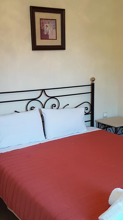 Castello Bellos Villas & Apartments Keri ภายนอก รูปภาพ
