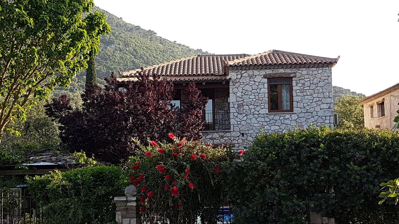 Castello Bellos Villas & Apartments Keri ภายนอก รูปภาพ