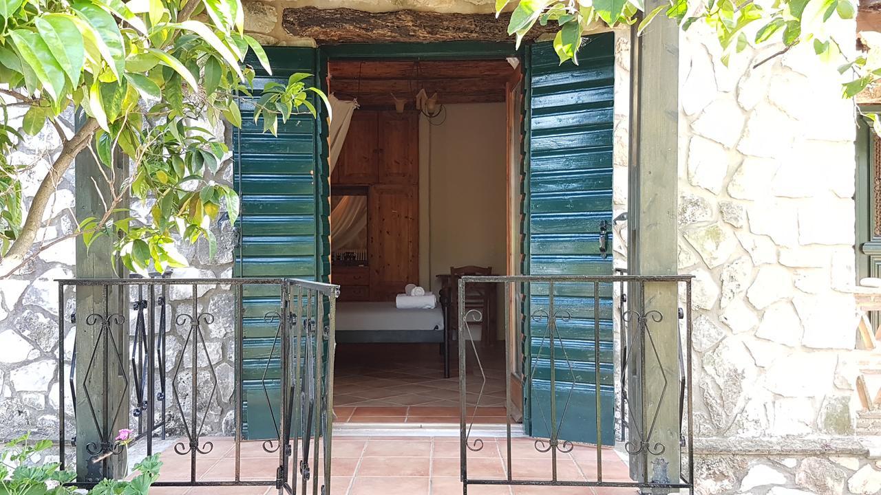 Castello Bellos Villas & Apartments Keri ภายนอก รูปภาพ