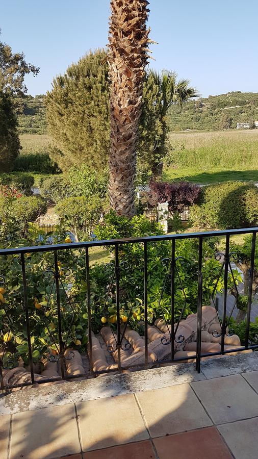 Castello Bellos Villas & Apartments Keri ภายนอก รูปภาพ