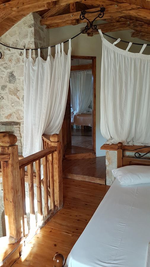 Castello Bellos Villas & Apartments Keri ภายนอก รูปภาพ