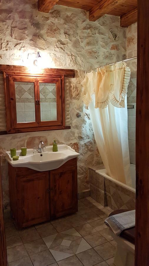Castello Bellos Villas & Apartments Keri ภายนอก รูปภาพ