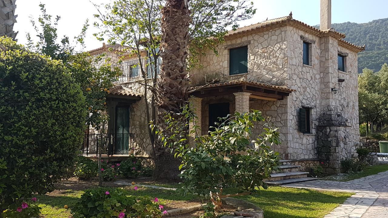 Castello Bellos Villas & Apartments Keri ภายนอก รูปภาพ