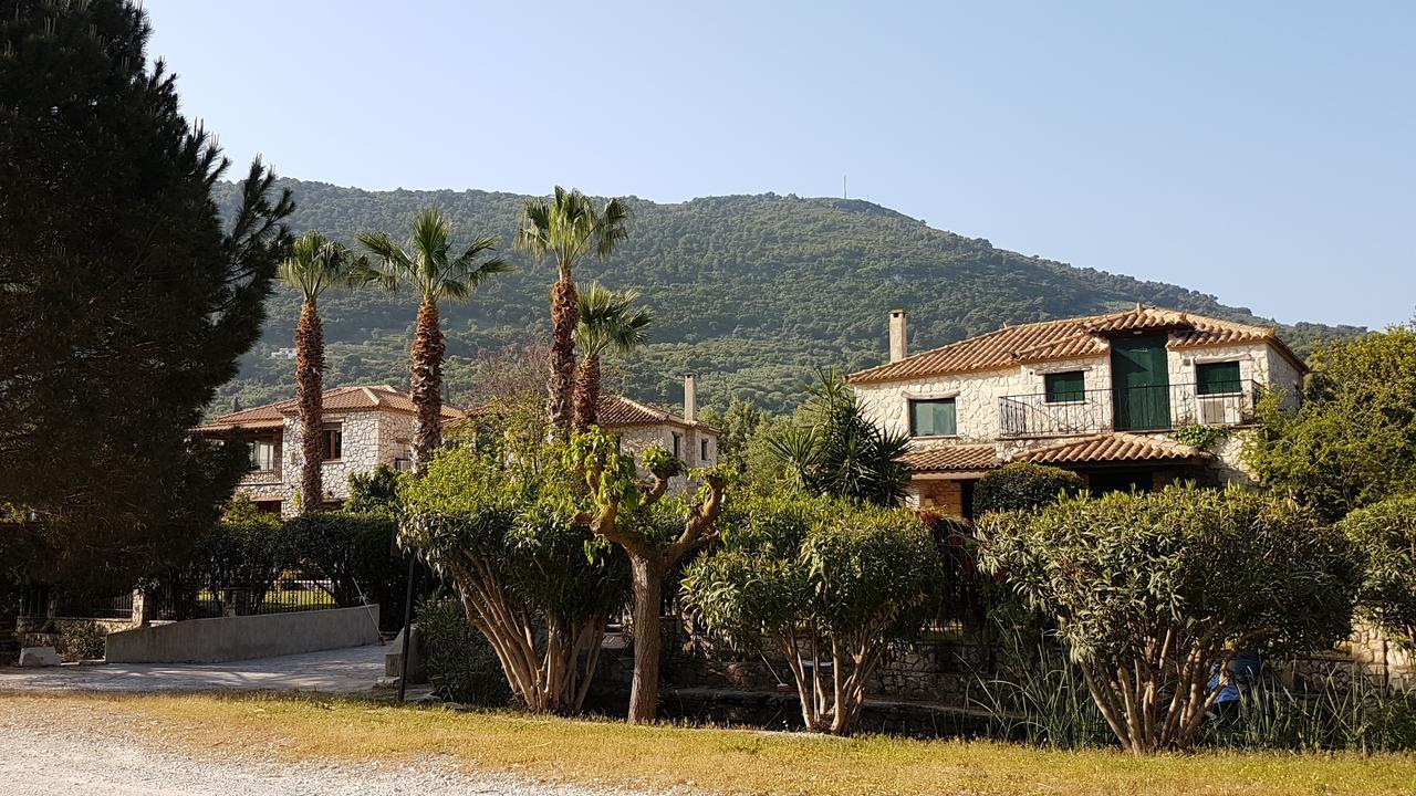 Castello Bellos Villas & Apartments Keri ภายนอก รูปภาพ