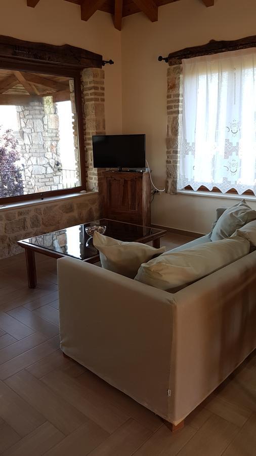 Castello Bellos Villas & Apartments Keri ภายนอก รูปภาพ