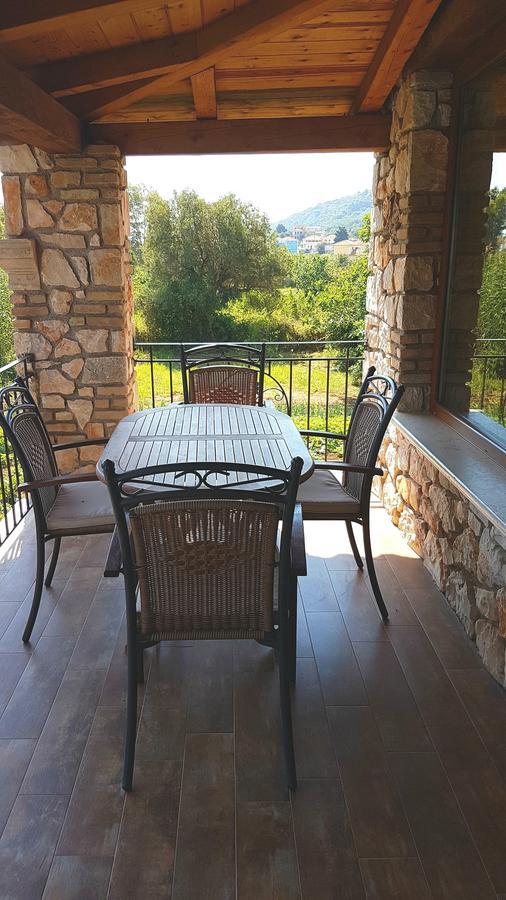 Castello Bellos Villas & Apartments Keri ภายนอก รูปภาพ