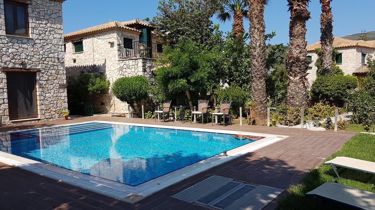 Castello Bellos Villas & Apartments Keri ภายนอก รูปภาพ